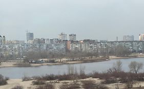 Лучшие апартаменты для размещения с детьми возле Днепра, центр в пешей доступности