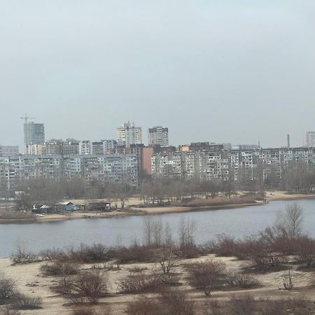 Лучшие апартаменты для размещения с детьми возле Днепра, центр в пешей доступности Черкаси Екстер'єр фото